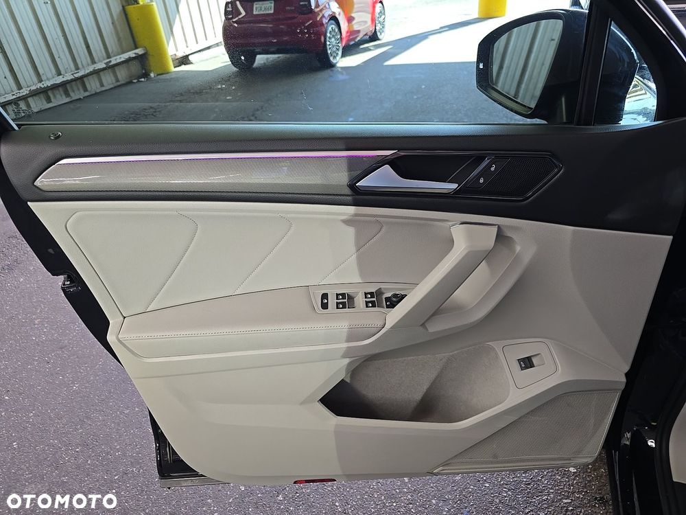 Volkswagen Tiguan - 10