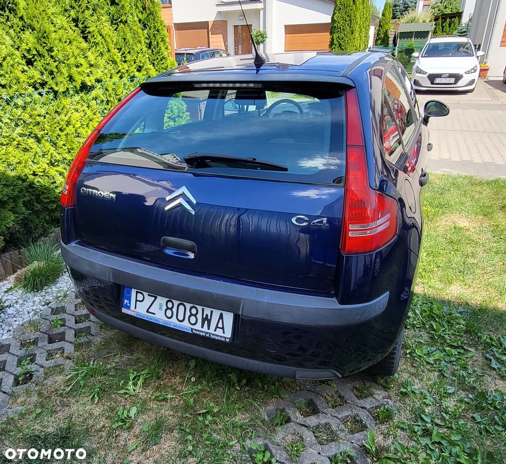 Citroën C4 1.4 16V Impress - 2