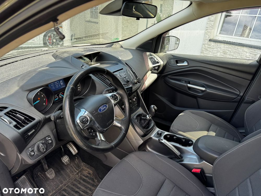 Ford Kuga 1.6 EcoBoost 2x4 Trend - 11