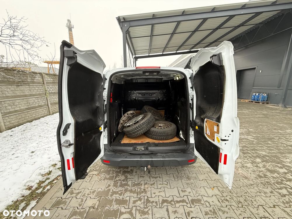 Ford Transit Courier - 12