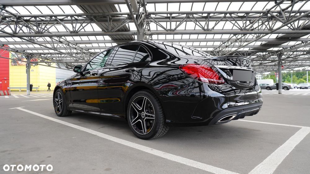 Mercedes-Benz Klasa C 300 9G-TRONIC AMG Line - 4