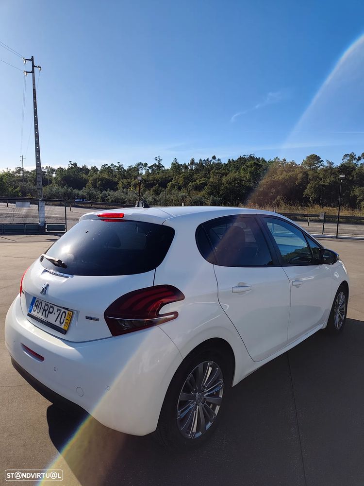 Peugeot 208 1.2 PureTech Style - 53