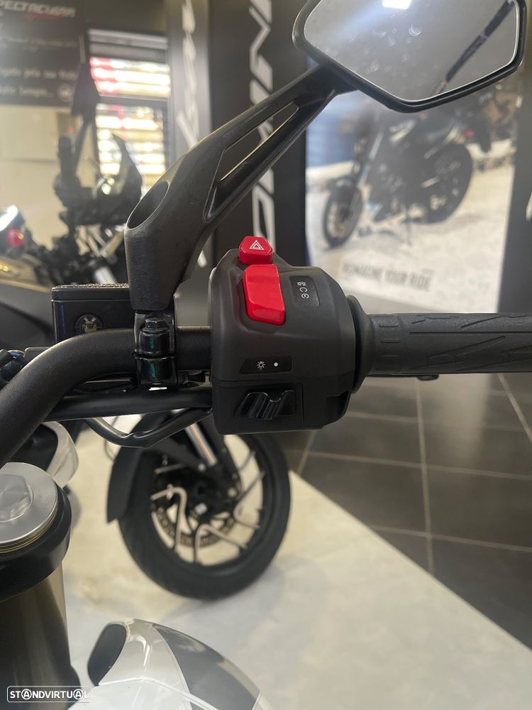 Bajaj Pulsar NS BAJAJ pulsar ns 400 - 8