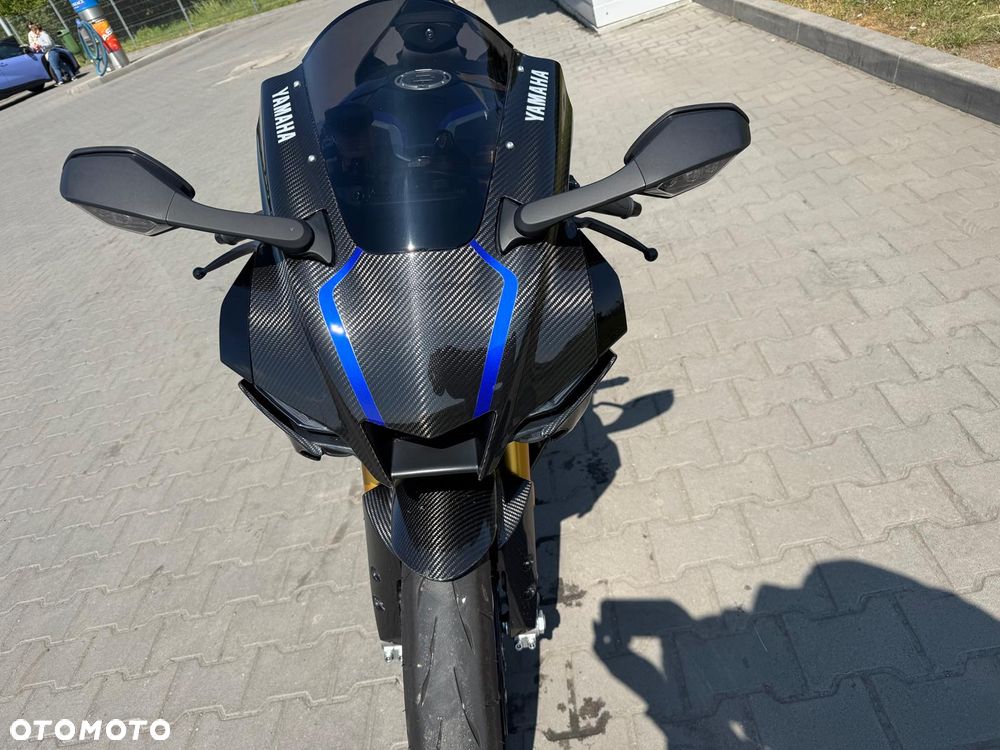 Yamaha R1 - 7