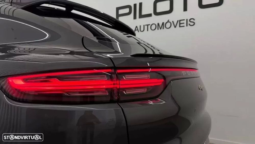 Porsche Cayenne Coupé E-Hybrid - 11