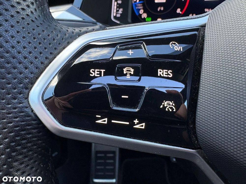 Volkswagen Arteon 2.0 TSI R-Line DSG - 24