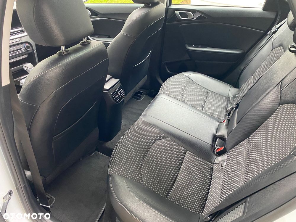 Kia Ceed 1.6 GDI PHEV Business Line DCT - 27