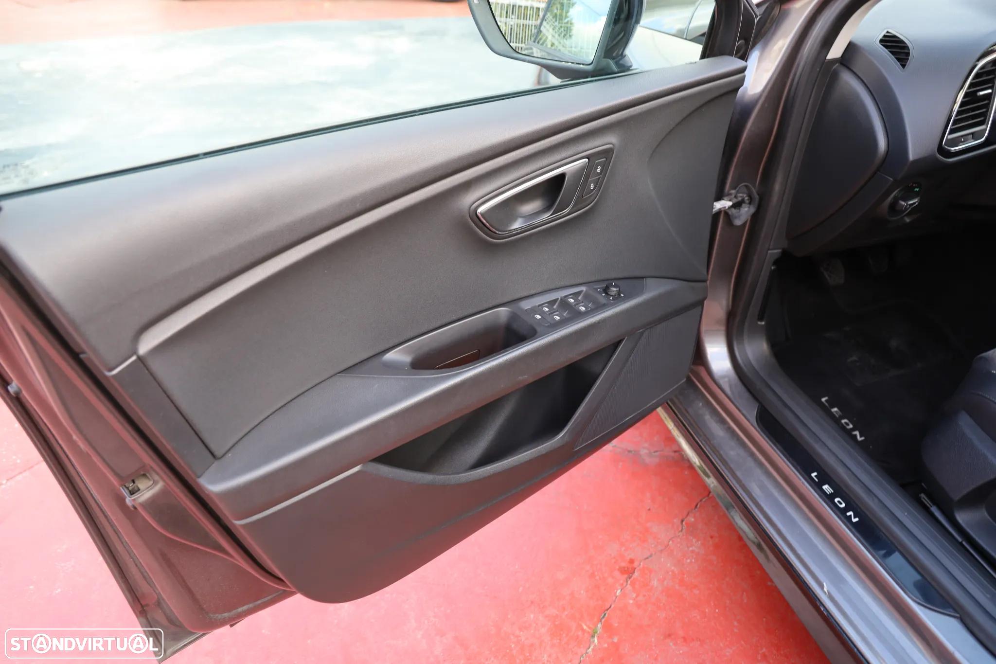 SEAT Leon 1.6 TDI S&S Style - 16