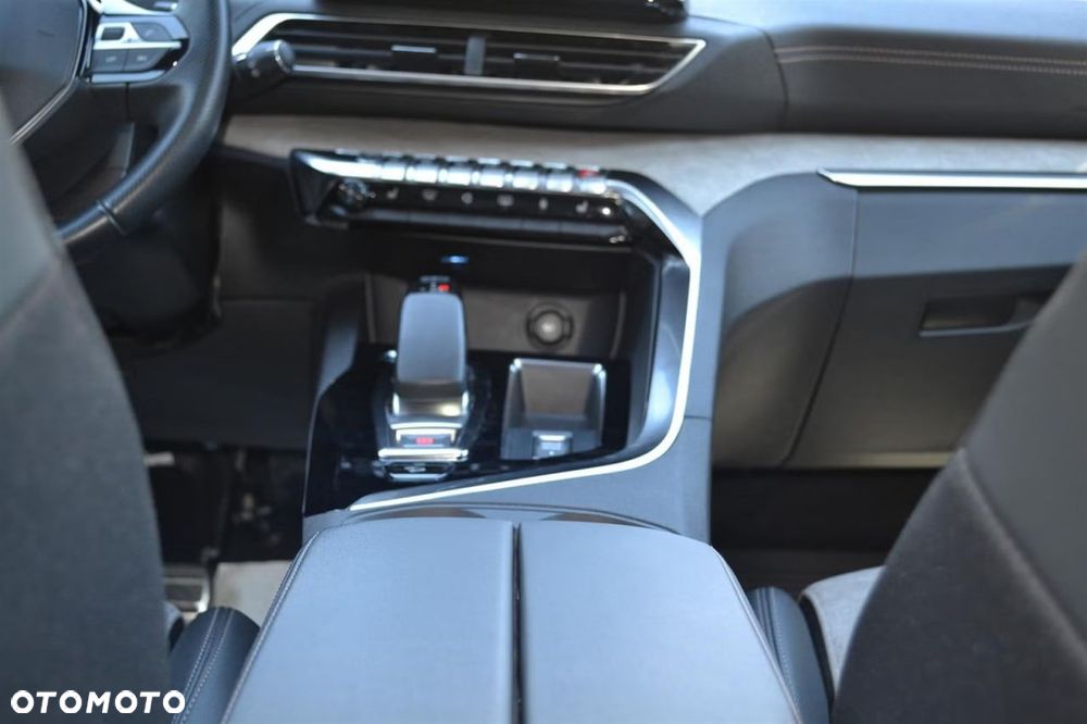 Peugeot 3008 1.6 PureTech HYbrid4 GT S&S EAT8 - 13
