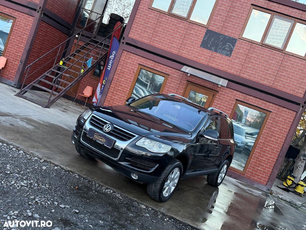 Volkswagen Touareg - 1