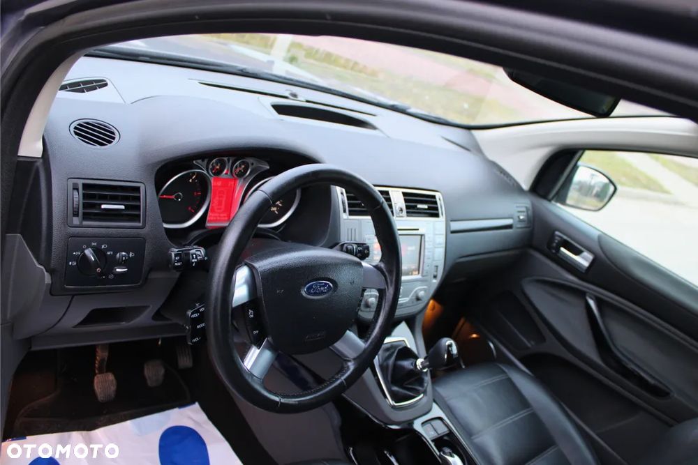 Ford Kuga 2.0 TDCi 2x4 Titanium - 14