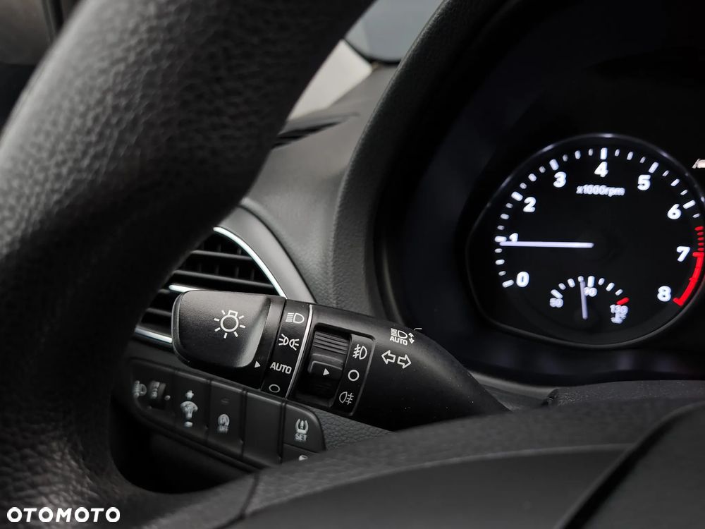 Hyundai i30 1.5 DPI Classic + - 18