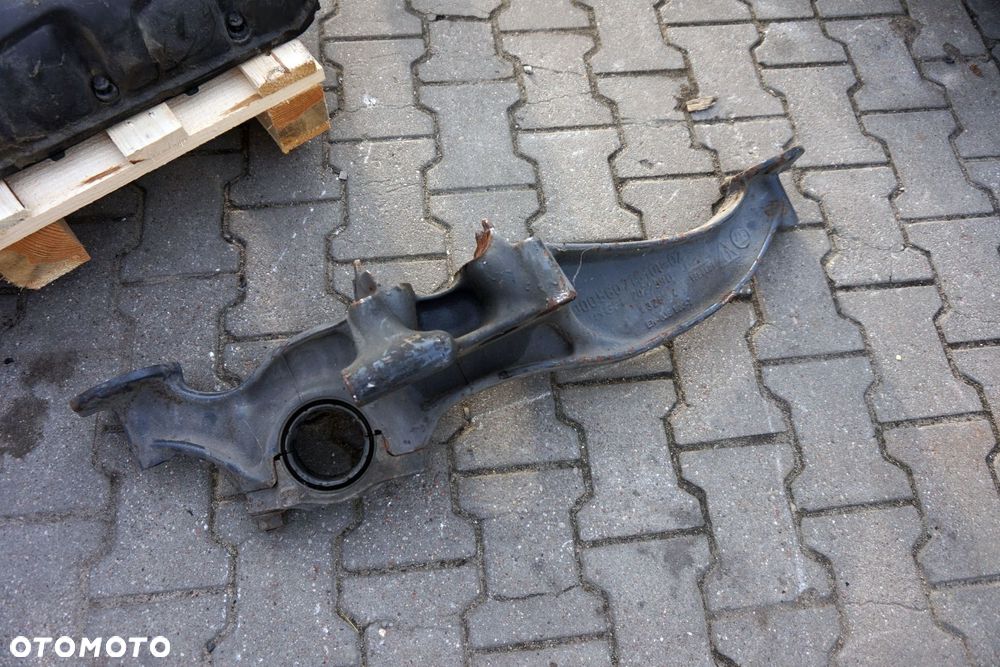 MOCOWANIE PODPORA WSPORNIK XF CF  202739D 1896601 DELFIN LEWY DAF EURO 6 - 2