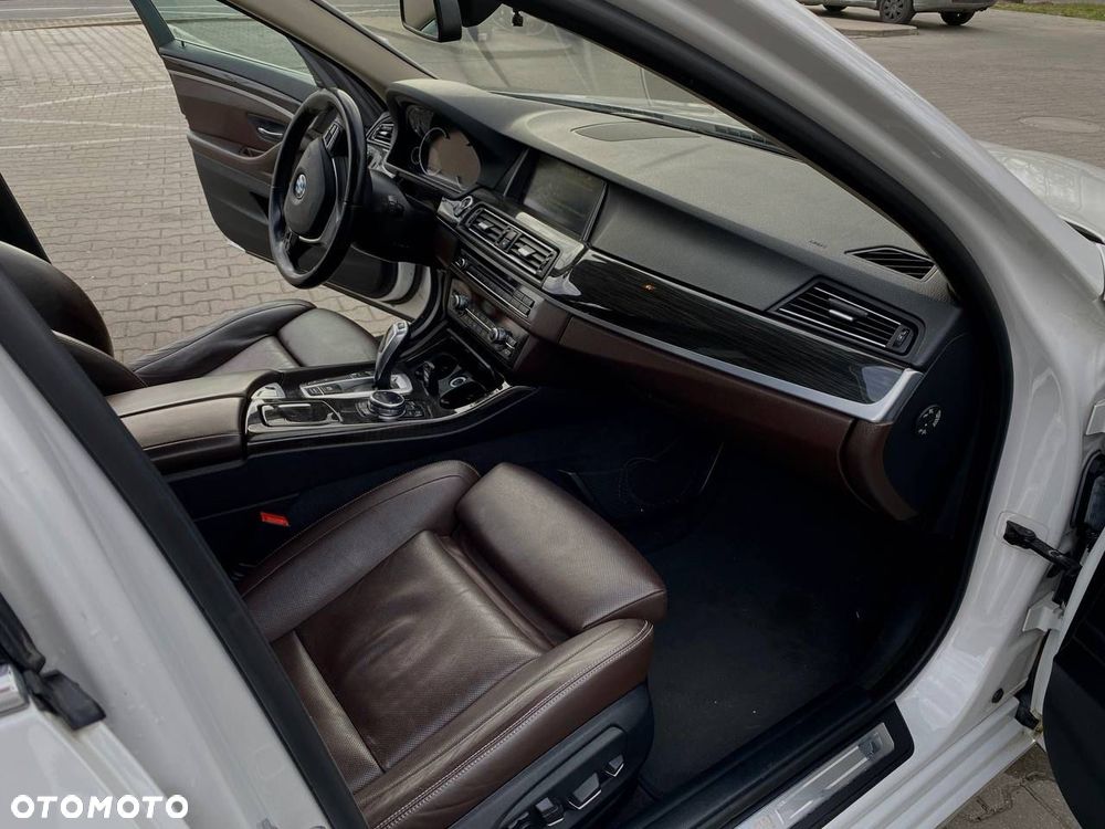 BMW Seria 5 530d xDrive Luxury Line - 24