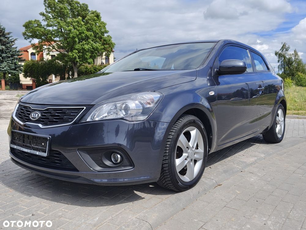 Kia Ceed - 1