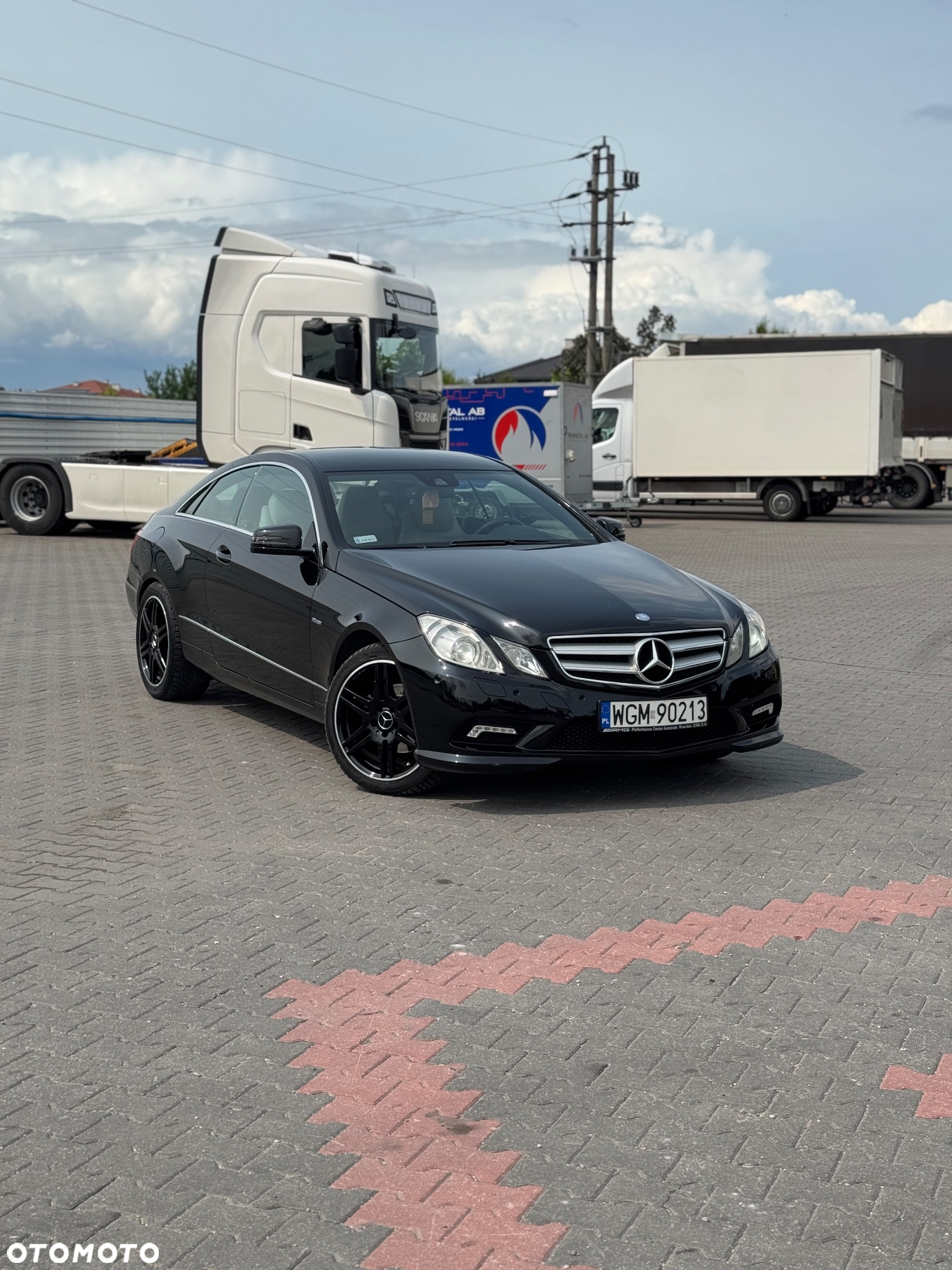 Mercedes-Benz Klasa E 220 CDI DPF Coupe BlueEFFICIENCY Automatik Avantgarde - 2