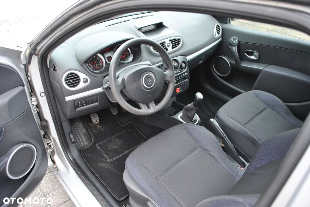 Renault Clio 1.2 16V Exception - 6