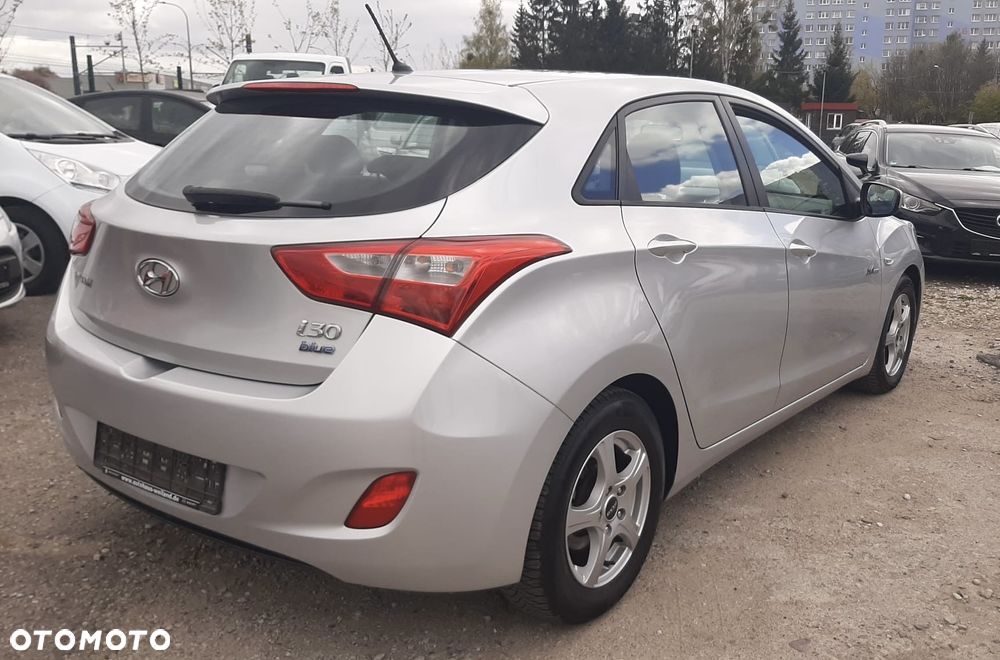 Hyundai i30 blue 1.6 CRDi Classic - 4