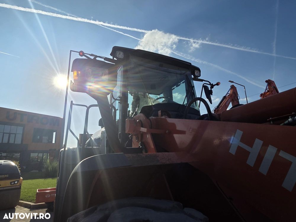 Hitachi ZW250-6, 2021, 7.117h, 23.578km, cupa 4mc, gresare automata, Masa operationala 21,4t, anv MICHELIN 60% ok, camera spate, GPS in romana, posibilitate leasing 4 ani, 200 CP, consum mediu 11,3l/h, revizii facute-PROMOTIE 91.900 EUR+Tva - 30