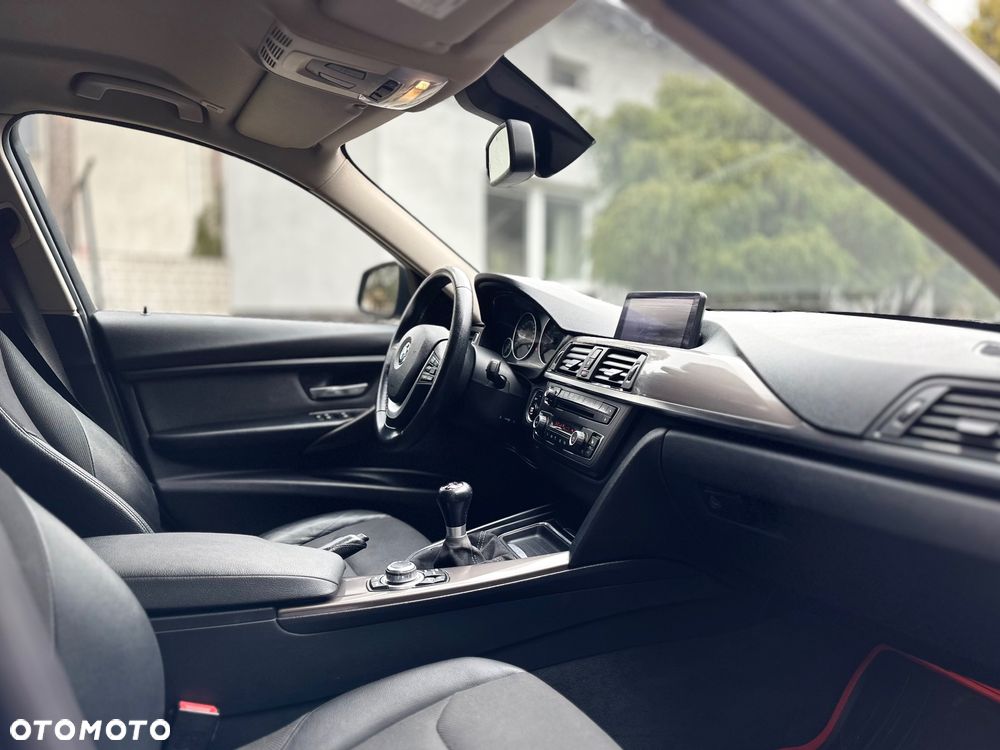 BMW Seria 3 318d Modern Line - 24