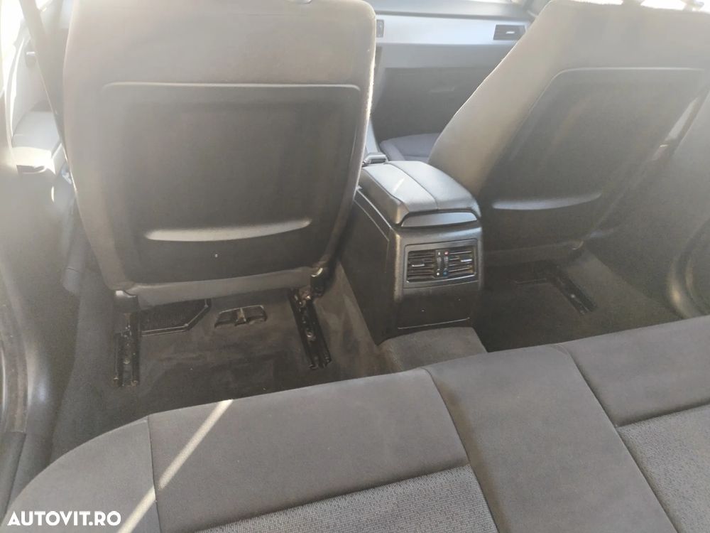 BMW Seria 3 320d DPF Touring Aut. - 14