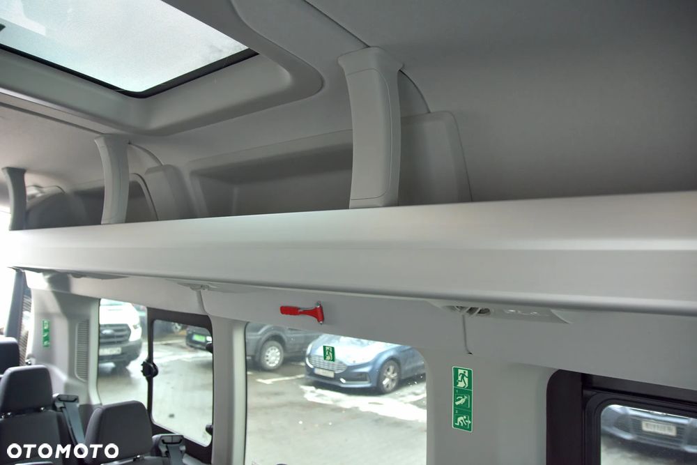 Ford Transit L2H3 Limited - 28