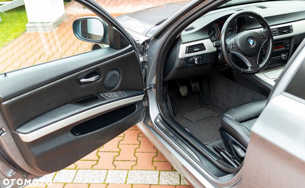 BMW Seria 3 318i Edition Sport - 13