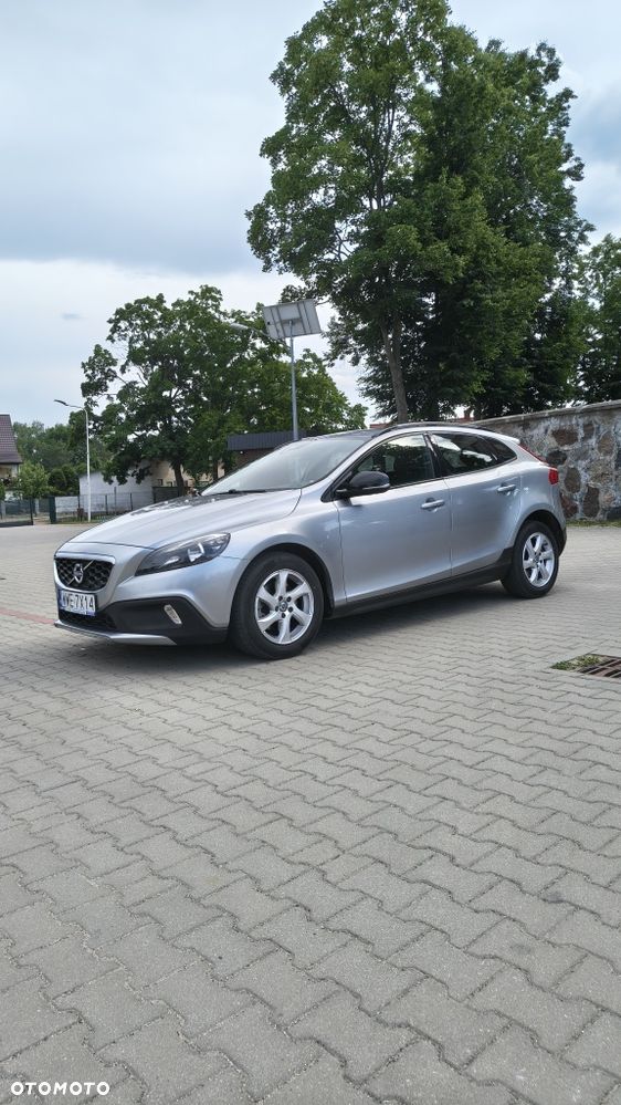Volvo V40 Cross Country - 1