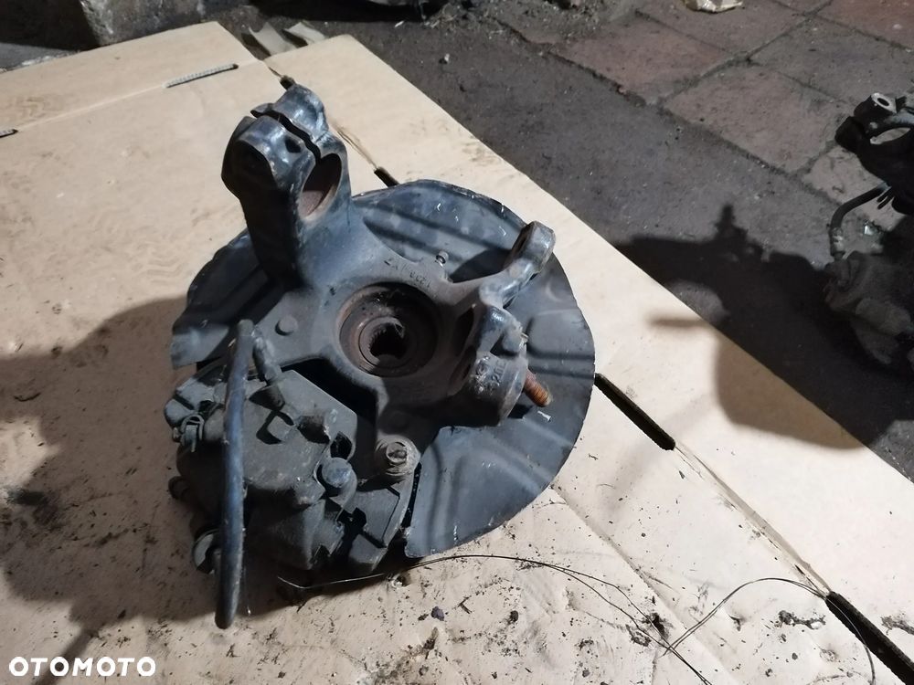 BMW X3 E83 3.0D ZWROTNICA PRAWY PRZÓD PIASTA PRAWA PRZÓD - 2