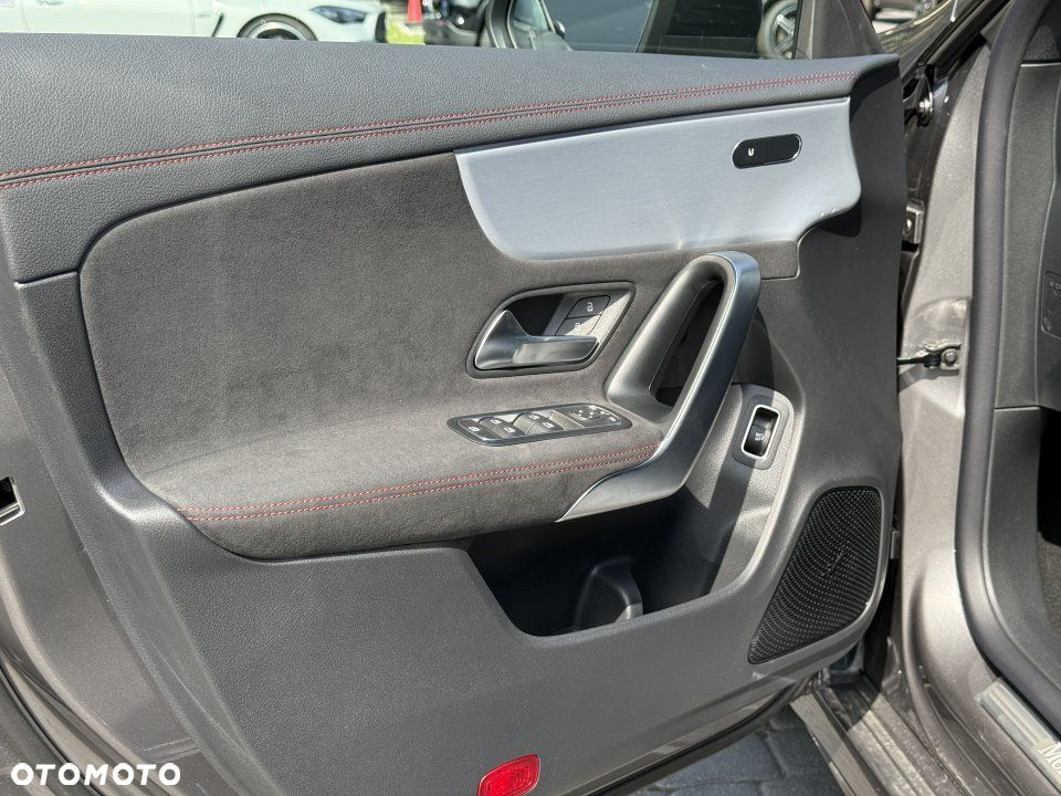 Mercedes-Benz CLA - 8