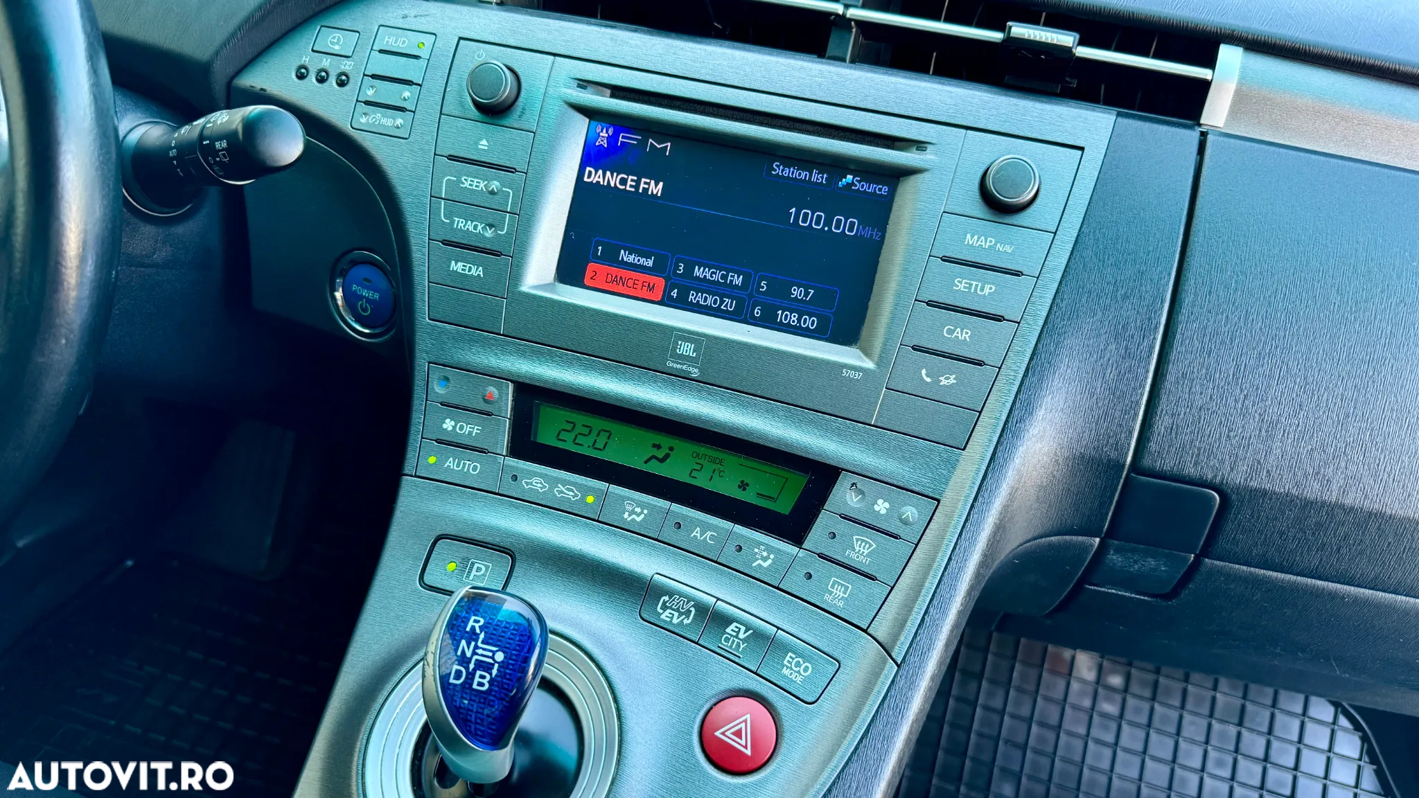 Toyota Prius - 17