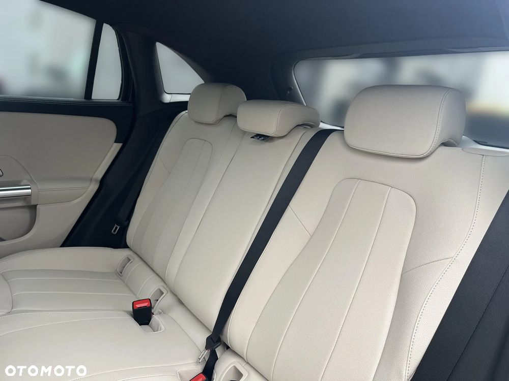 Mercedes-Benz GLA - 20