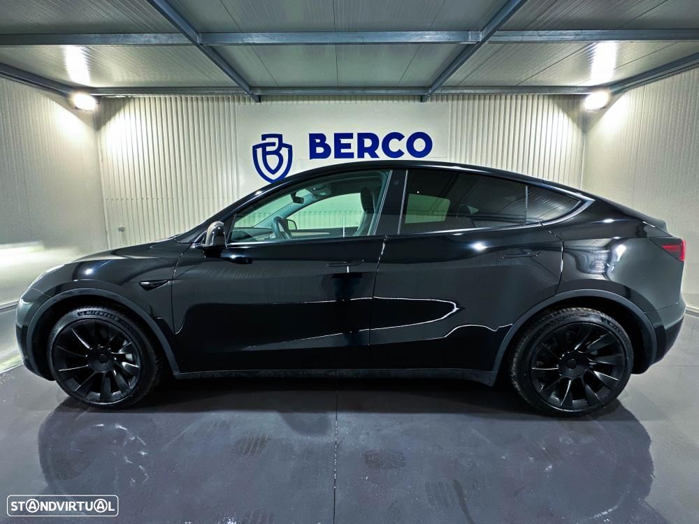 Tesla Model Y Long Range Dual Motor AWD - 13