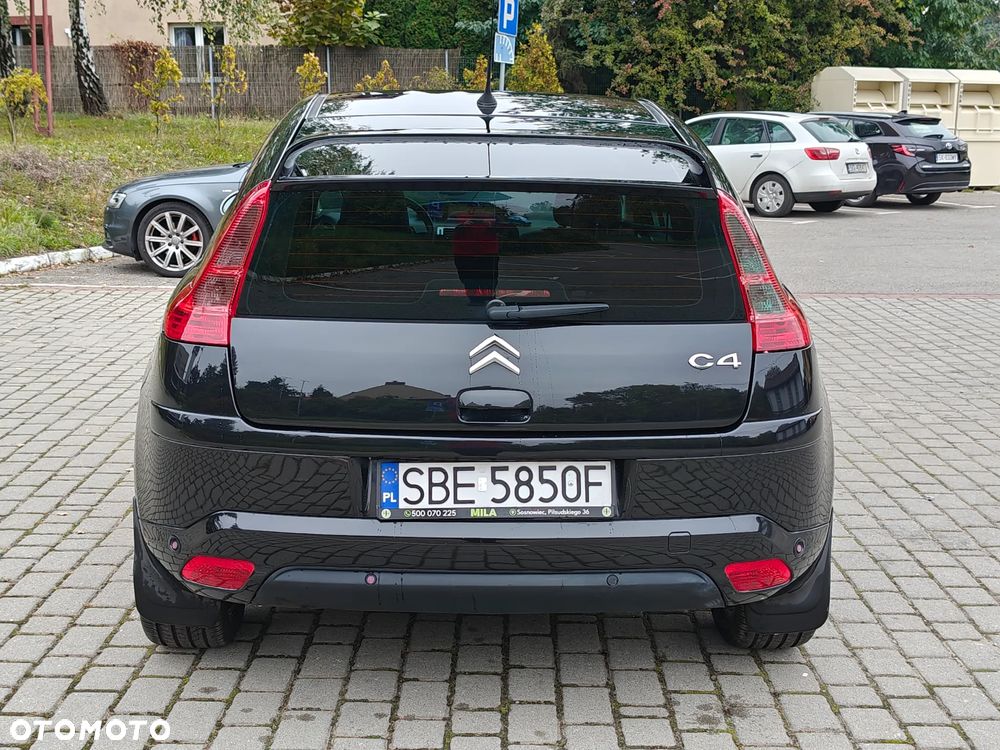Citroën C4 1.6 16V Confort - 10