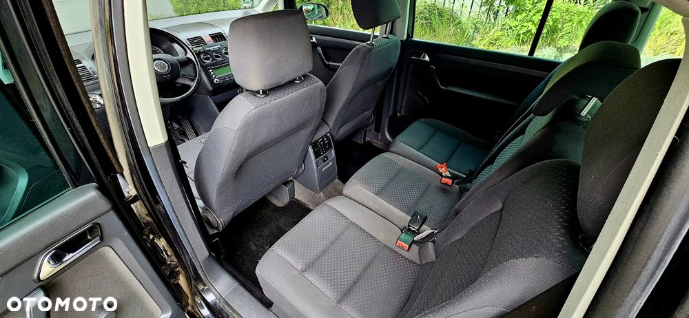 Volkswagen Touran - 18