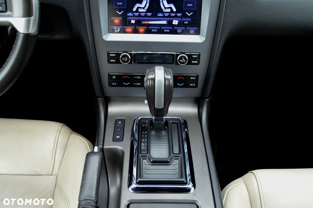 Ford Mustang 3.7 V6 Premium - 23