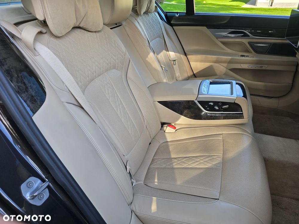 BMW Seria 7 740Le iPerformance - 18