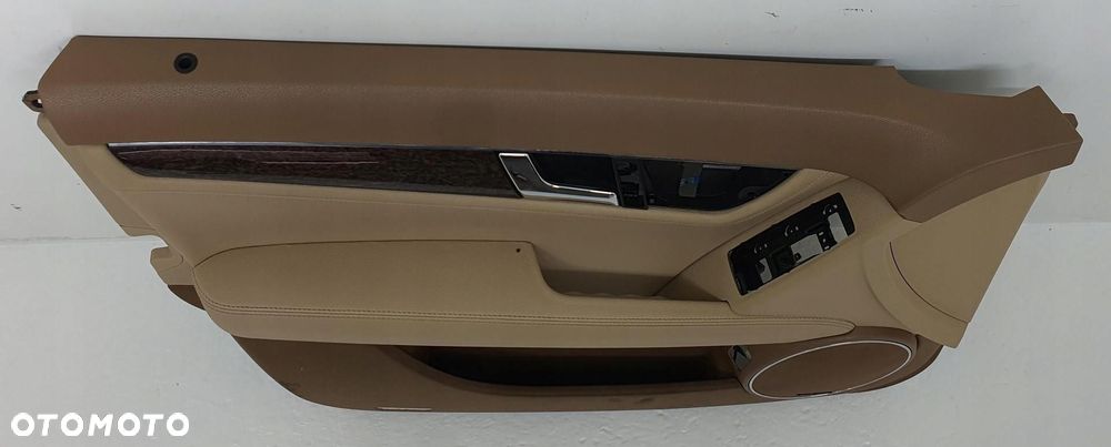 BOCZEK TAPICERKA LEWY PRZÓD MERCEDES W204 A2045409633 EUROPA - 2