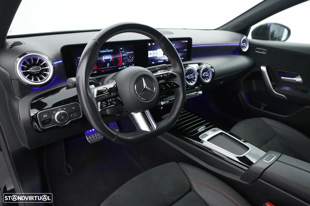 Mercedes-Benz A 250 Limousine e AMG Line - 29