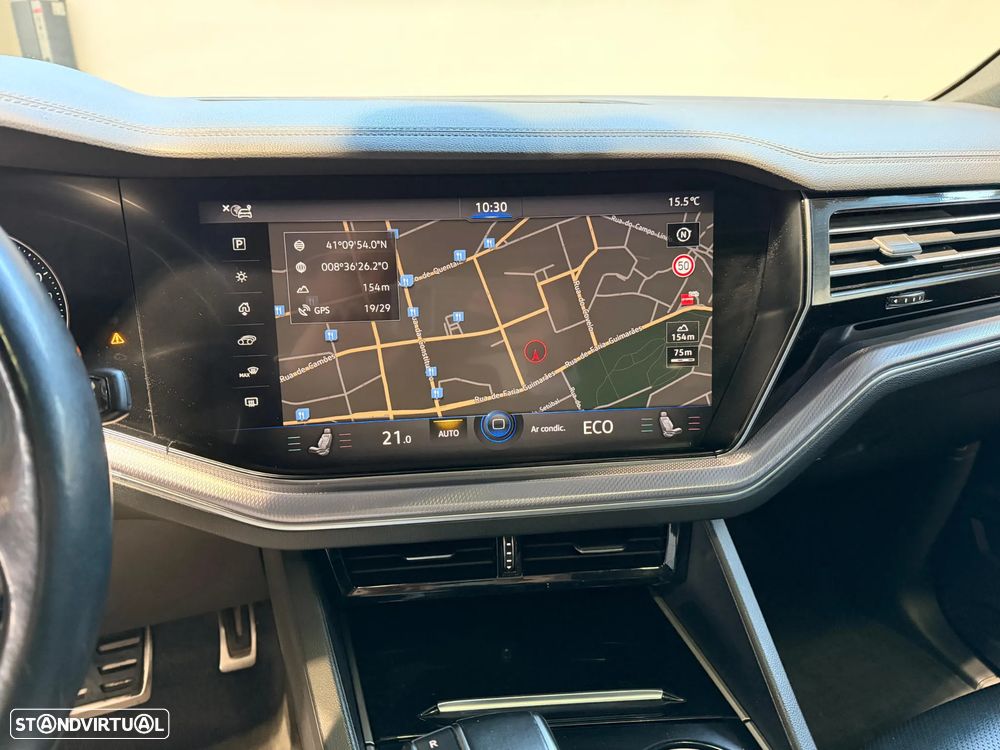 VW Touareg 3.0 TDI V6 R-Line - 19