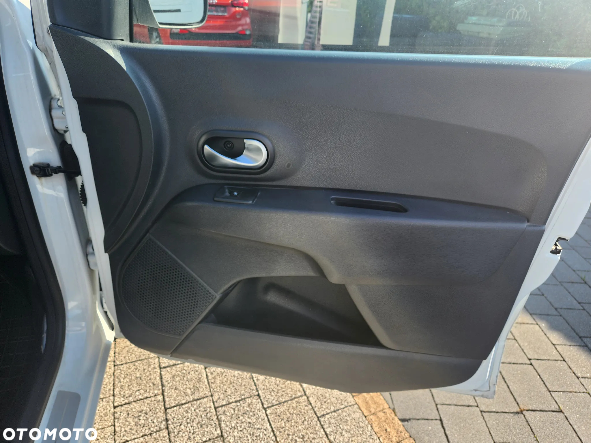 Dacia Lodgy SCe 100 Laureate - 25