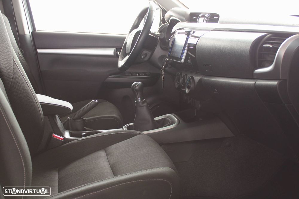 Toyota HILUX 2.4D4D C/DUPLA 2WD TRACKER - 10