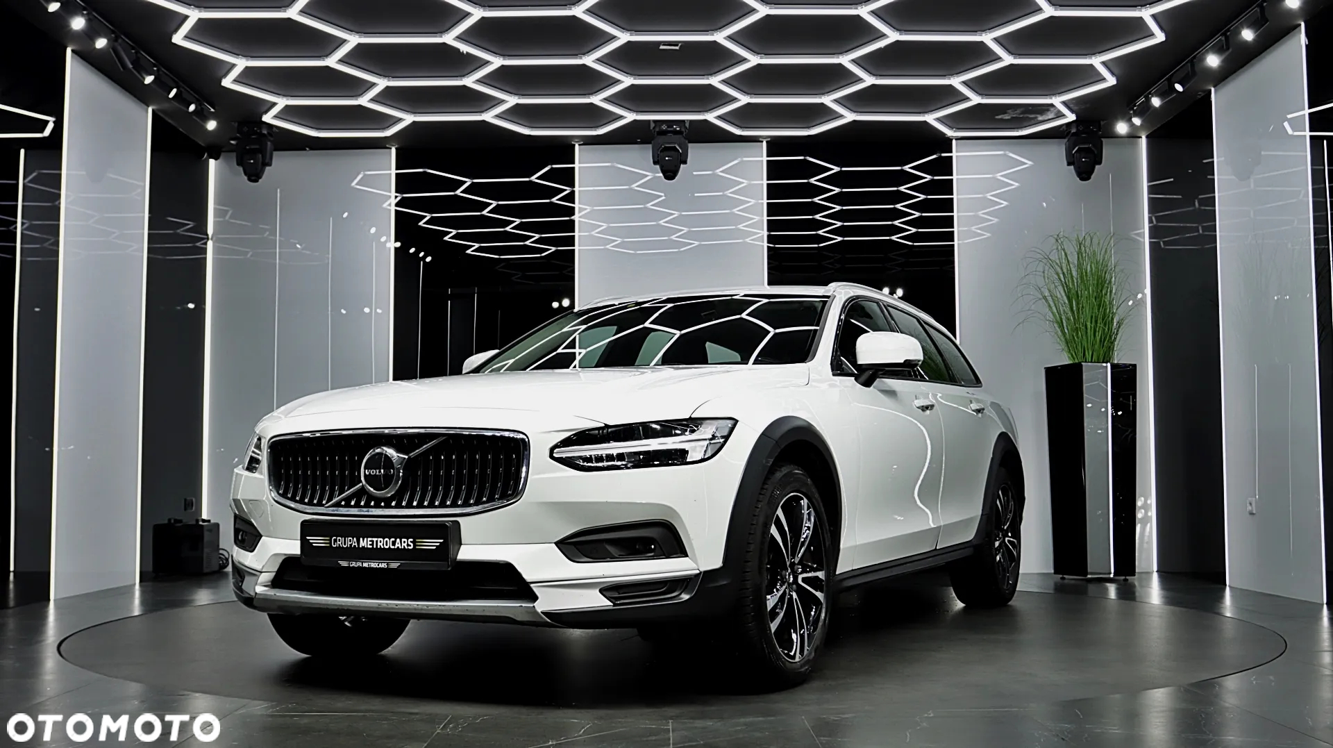 Volvo V90 Cross Country D4 AWD Pro - 2