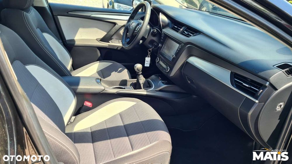 Toyota Avensis - 23