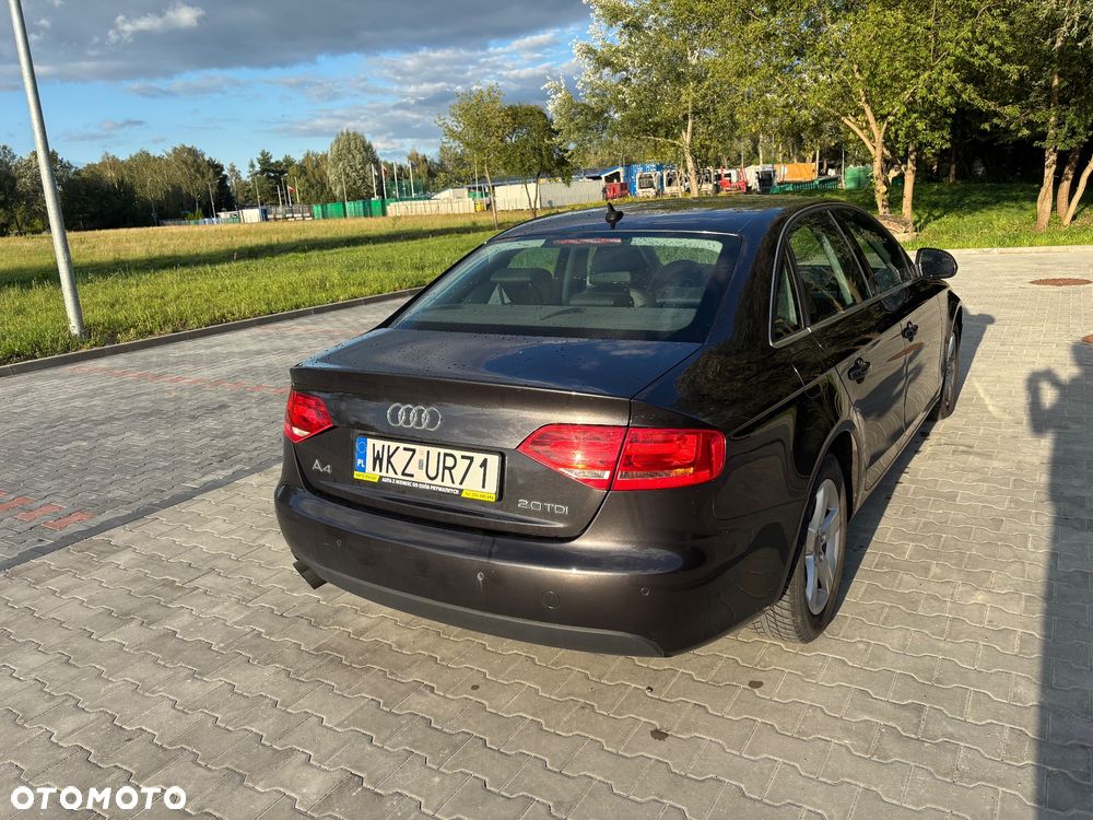 Audi A4 Limousine - 5