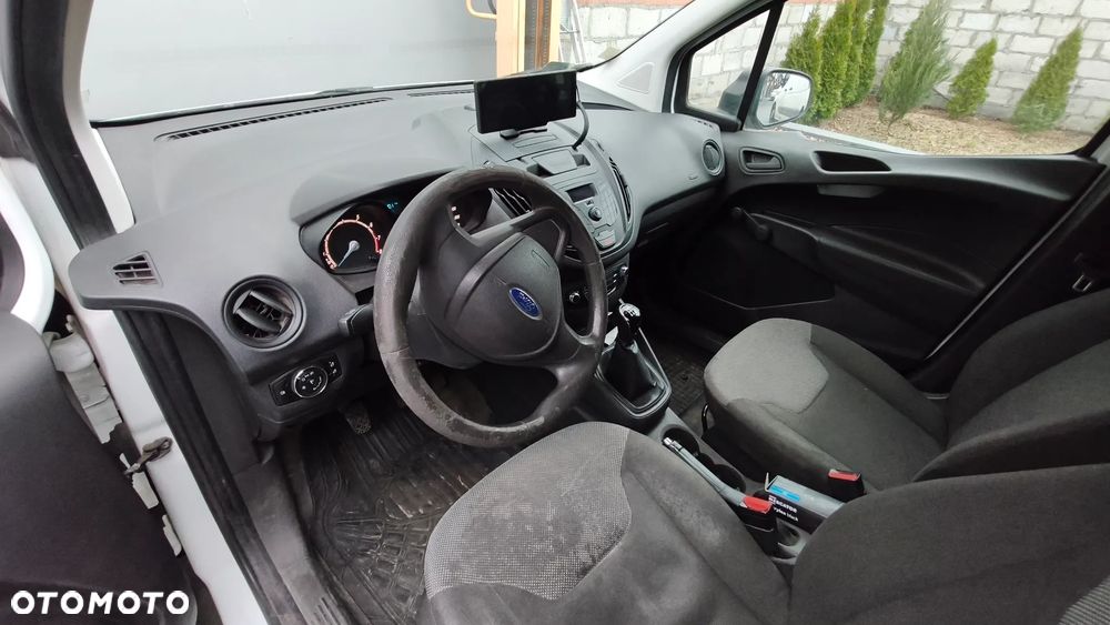 Ford Transit Courier - 7