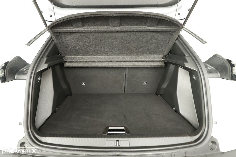 Peugeot 2008 1.2 PureTech Allure - 24