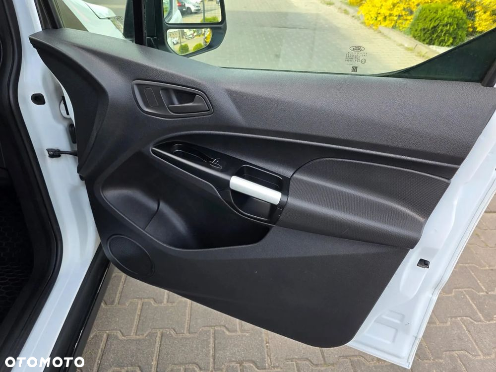 Ford Transit Connect - 13