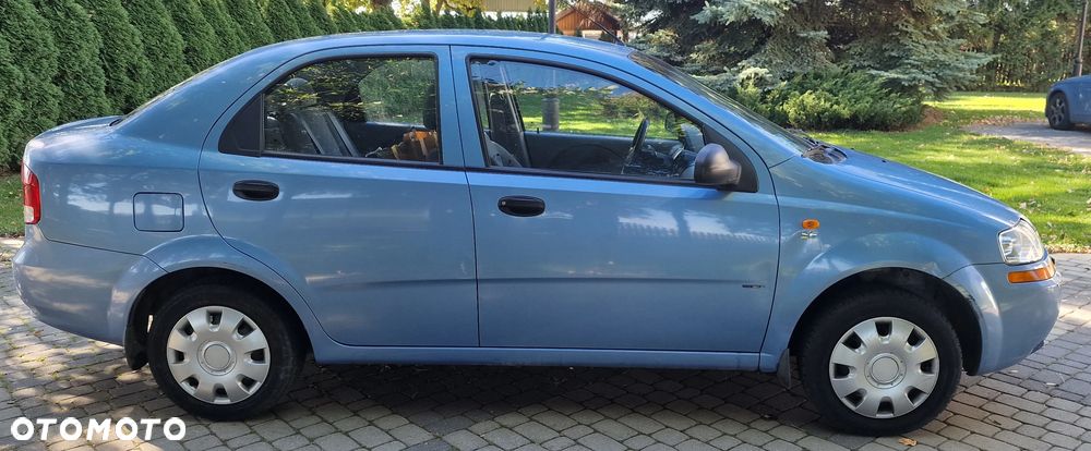 Chevrolet Aveo - 4