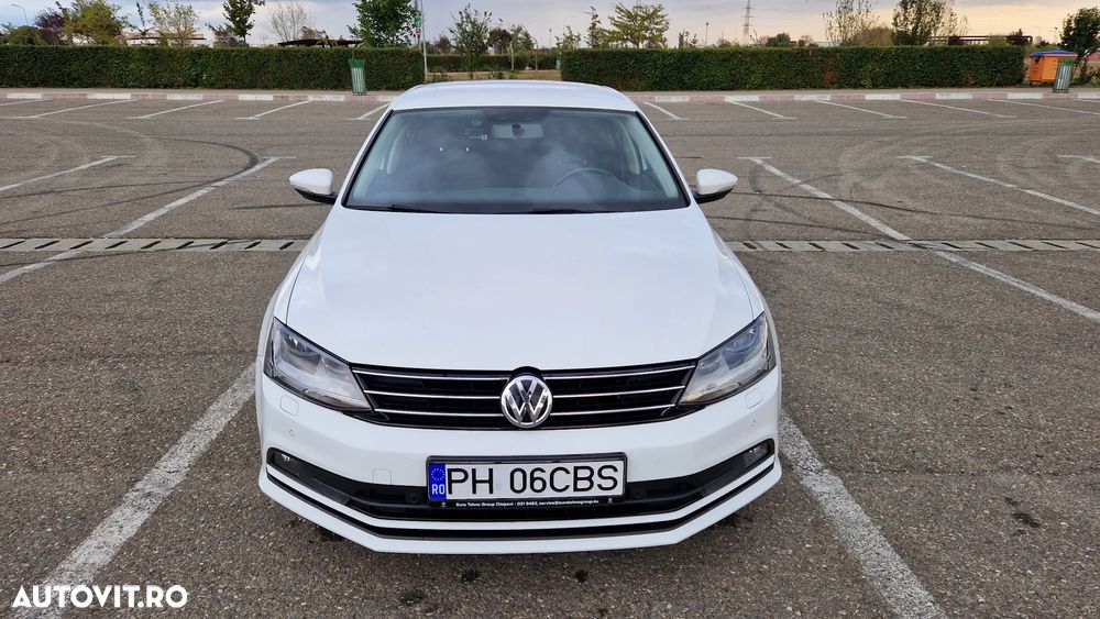 Volkswagen Jetta - 1